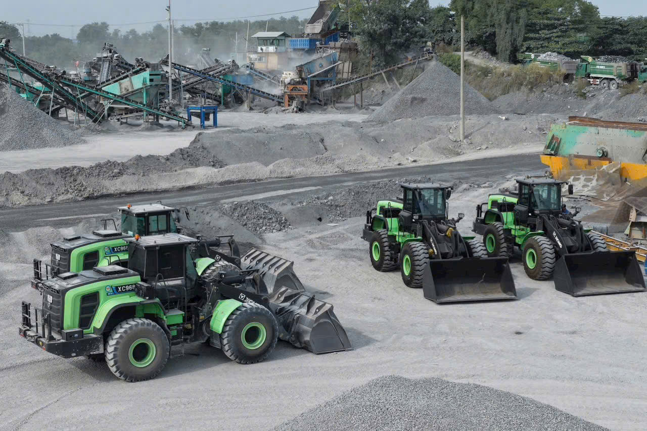 máy xúc lật thuần điện X968ev