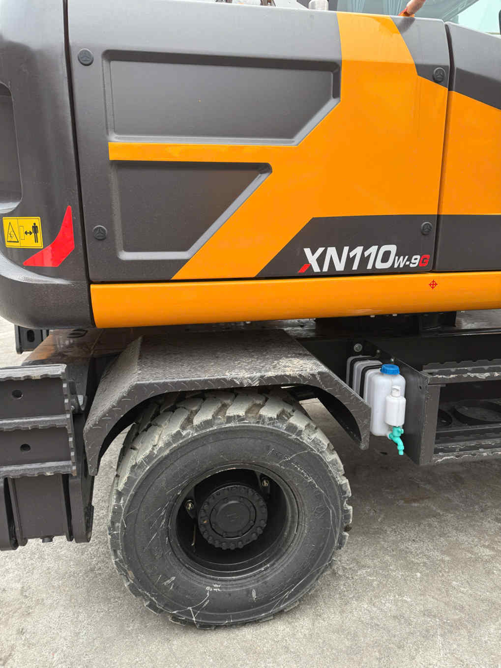 Máy Xúc Đào Bánh Lốp XINIU XN110W-9G