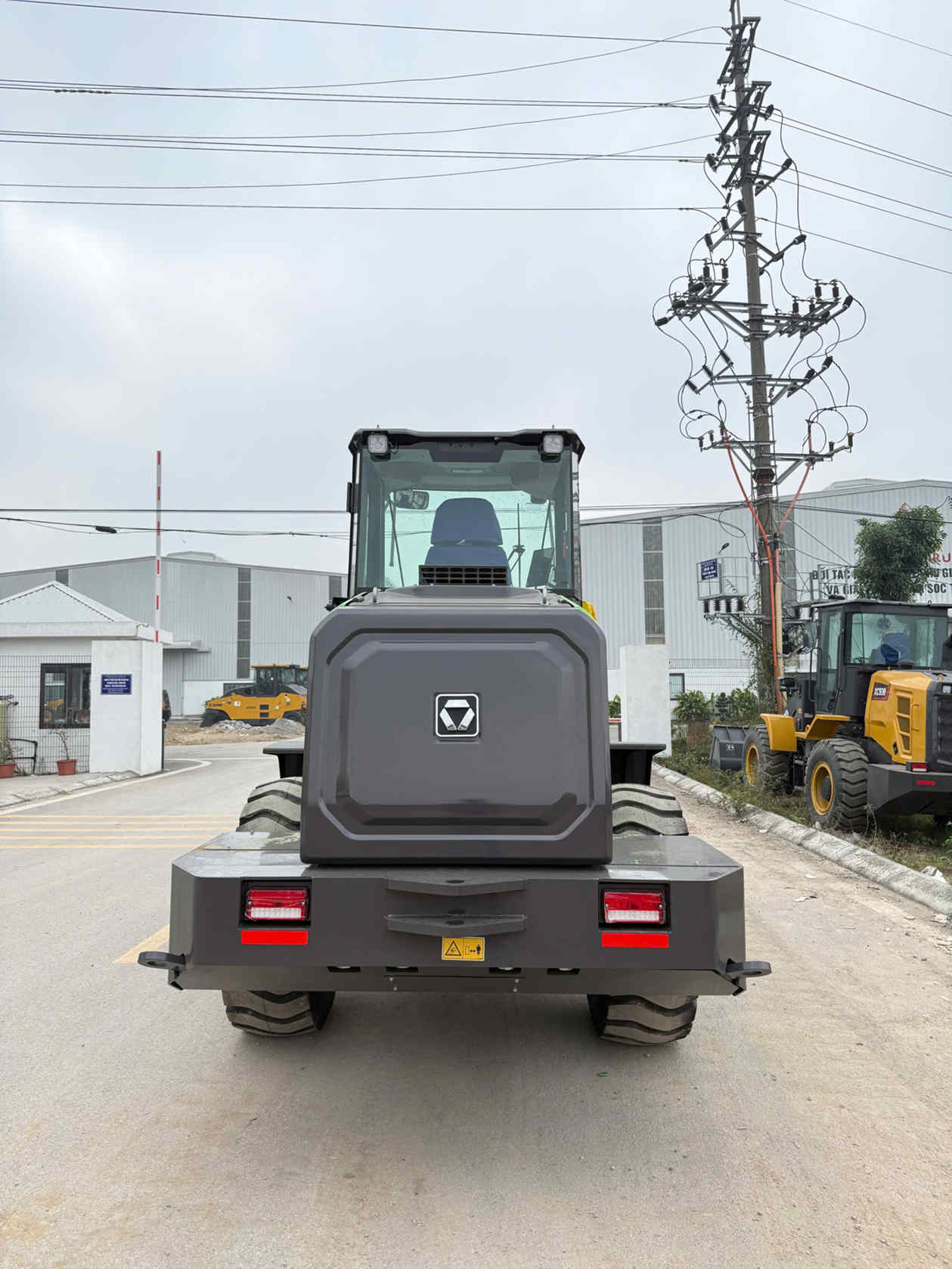 Máy Xúc Lật Điện XC928-EV