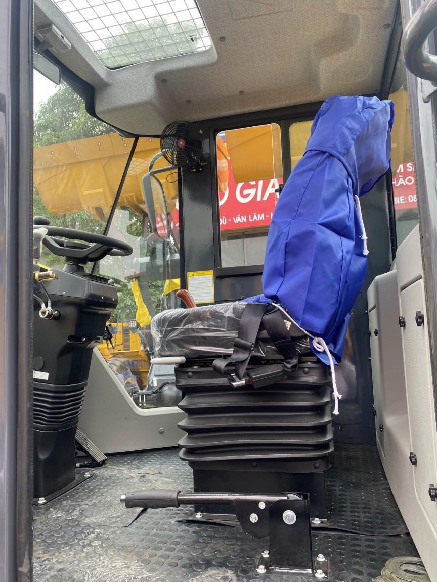 Máy Xúc Lật LW160FV&nbsp;