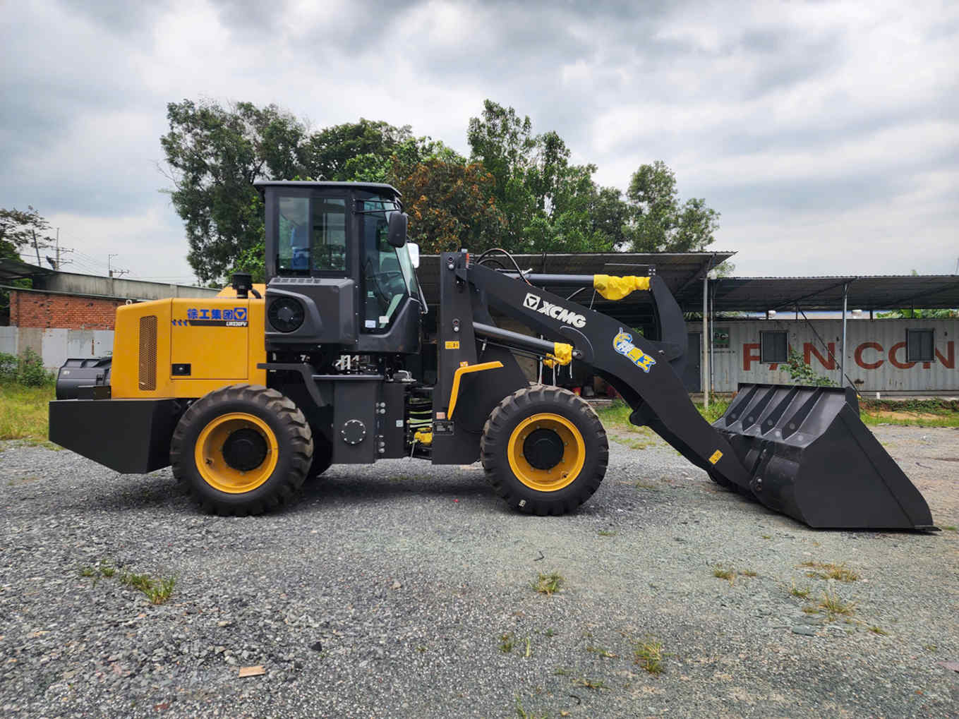 xcmg lw230fv gầu 2 khối xả tải 4.5m