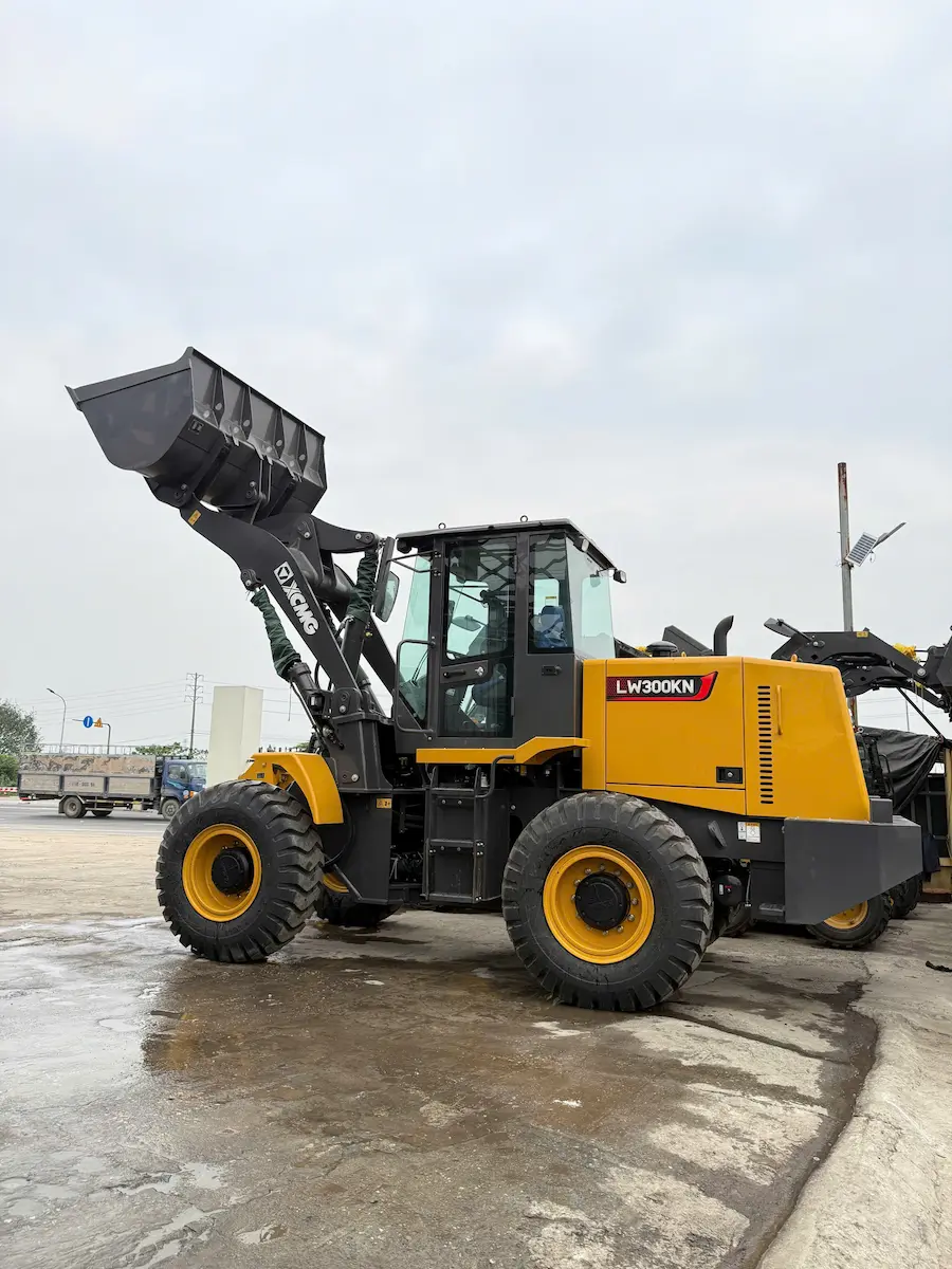 may-xuc-lat-xcmg-lw300kn