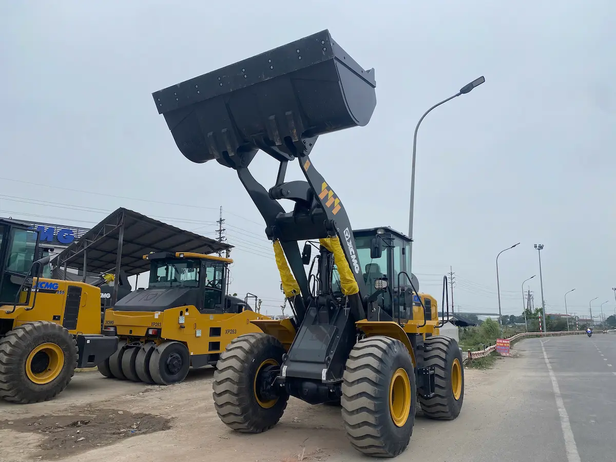 Máy Xúc Lật LW500FN