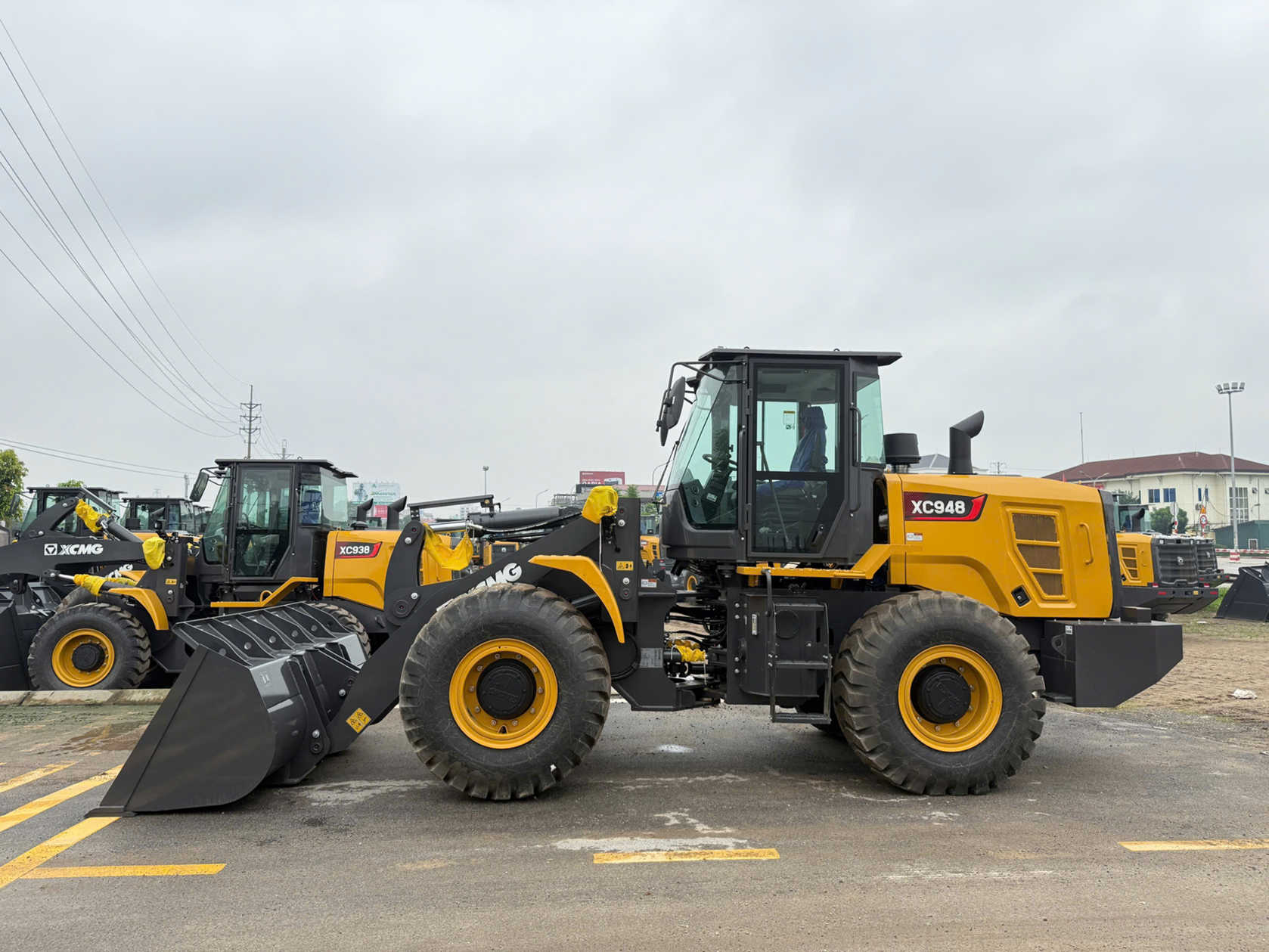 máy xúc lật xcmg xc948 gầu 2.7