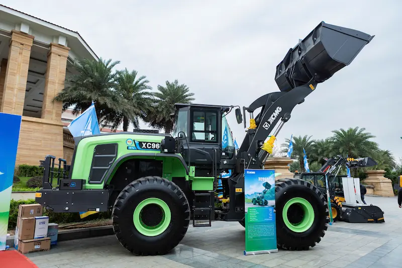 xe-xuc-lat-dien-XCMG-XC968ev