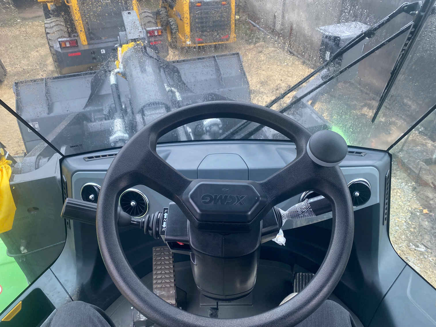 máy xúc lật điện XC968ev chính hãng