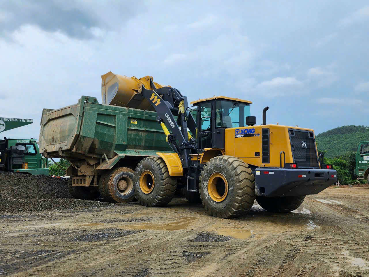 Máy Xúc Lật LW600KN