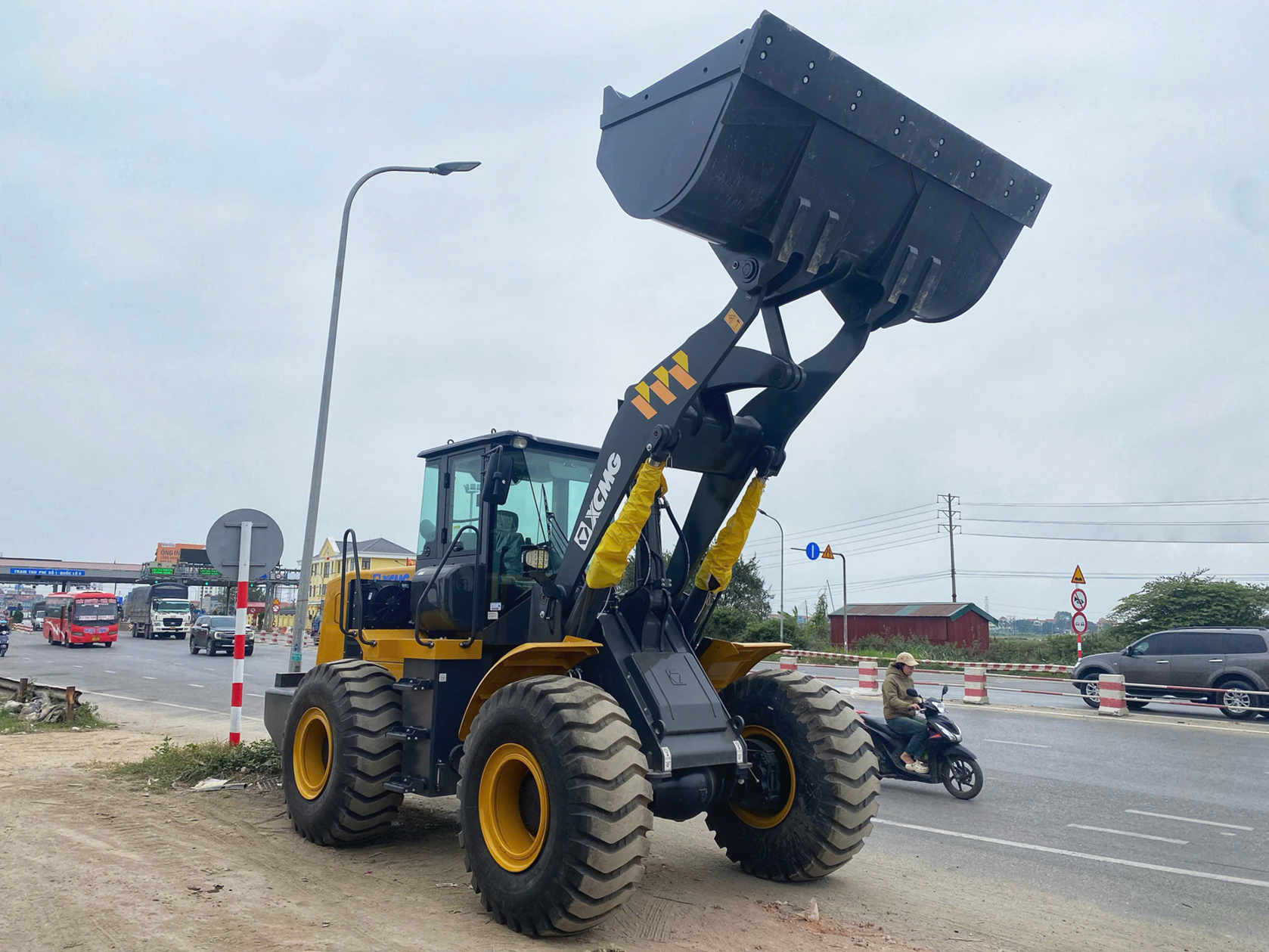 Máy Xúc Lật LW500FN