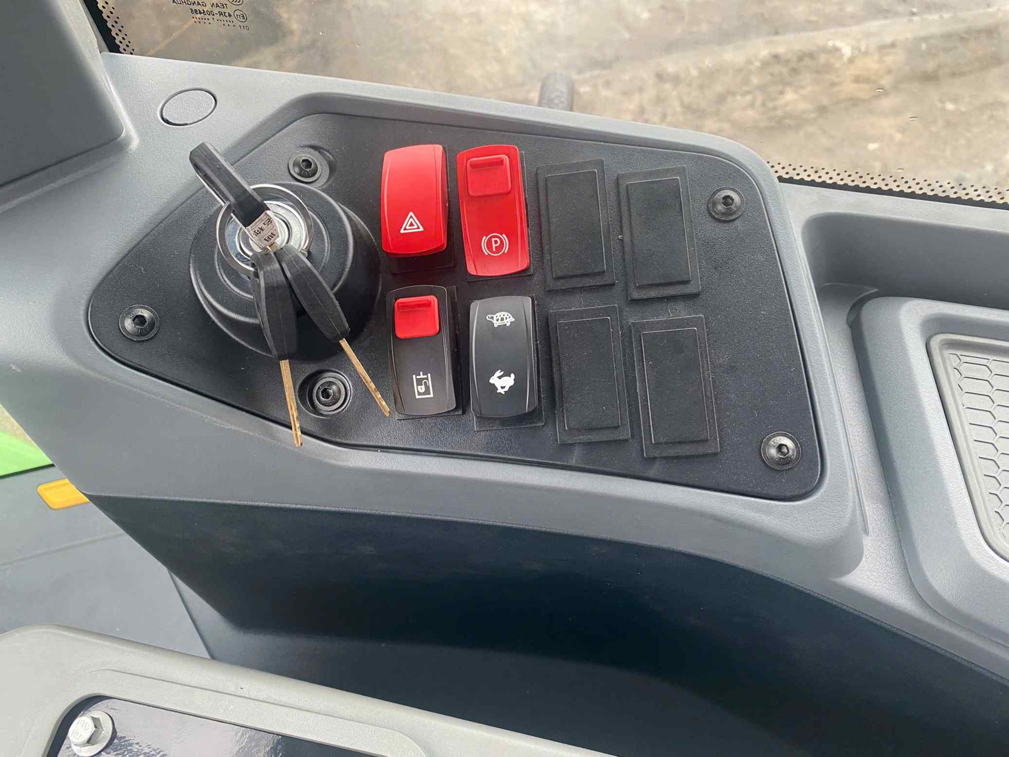 Máy Xúc Lật Điện XC968-EV