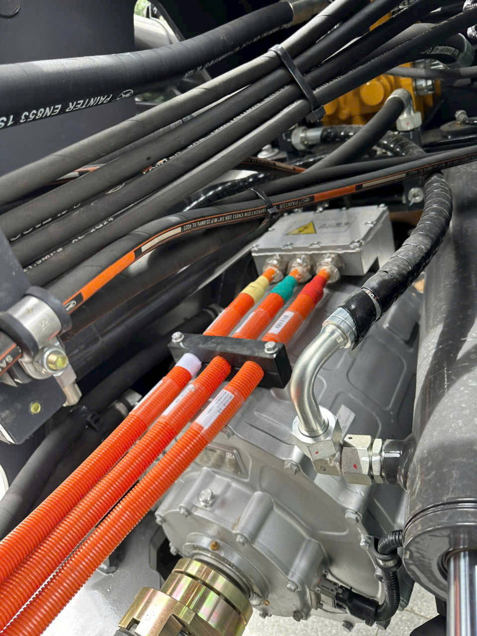 Máy Xúc Lật Điện XC968-EV